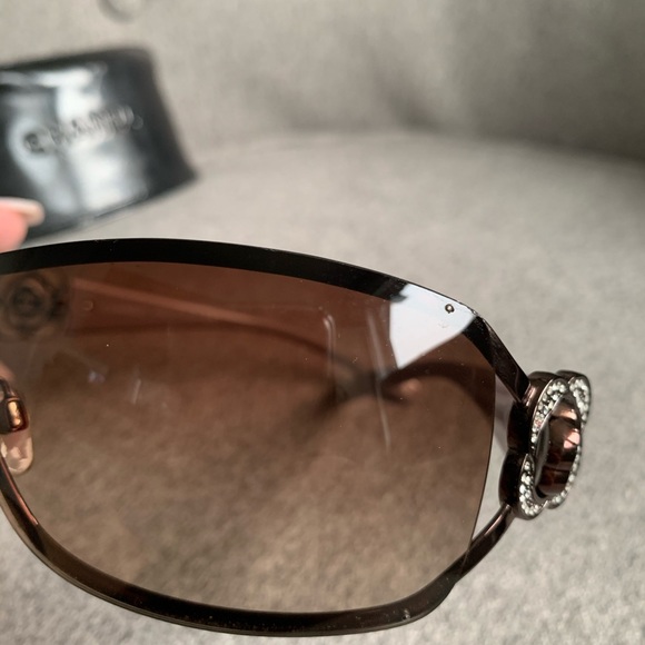 Chanel sunglasses - Picture 6 of 11